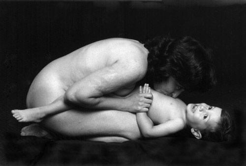 Fotografías de Raquel Artacho (Colección La màgia de ser mare 2011)